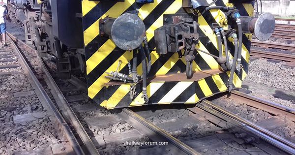 Class M11 949 Derailed Near Maradana